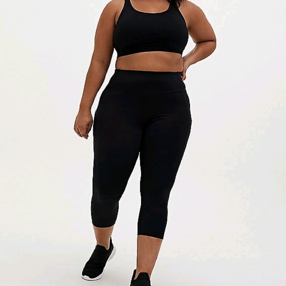Active capri lightweight leggings with pocket S1